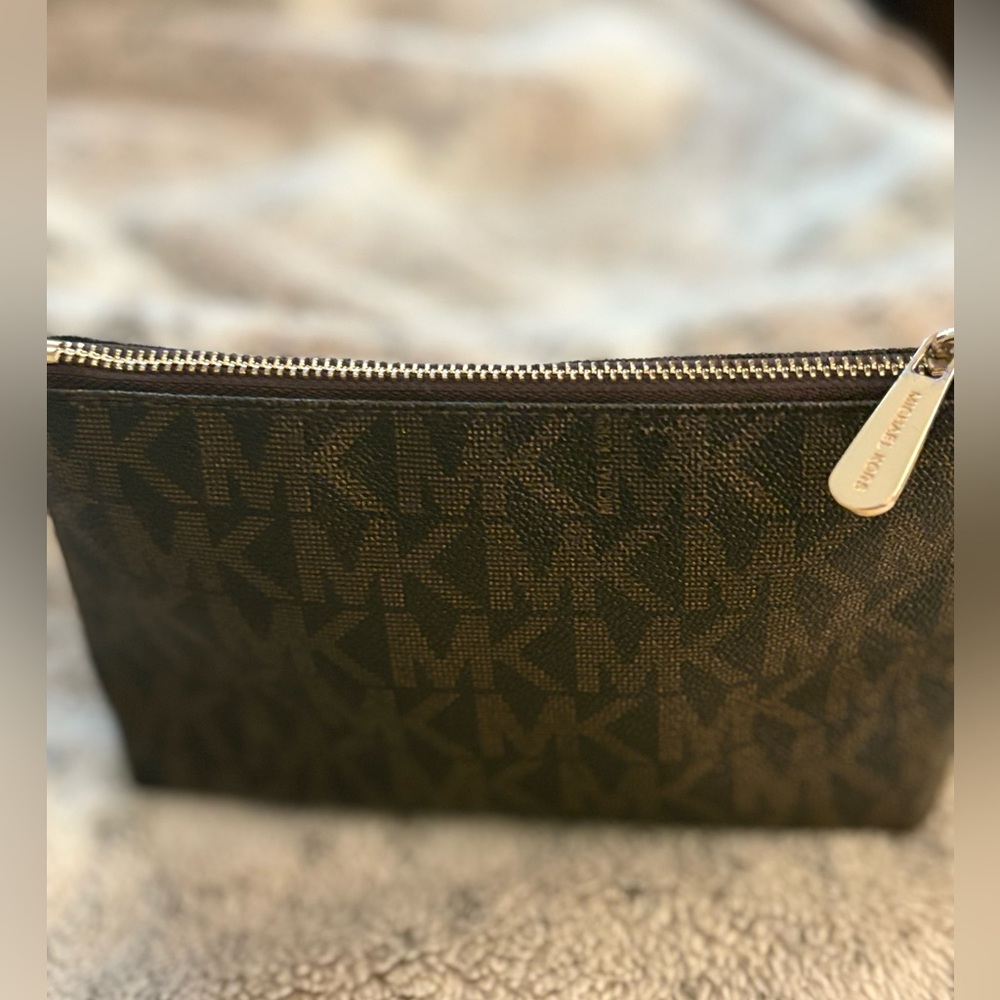 Michael Kors Brown Logo Cosmetic Pouch with Gold Tone MK Emblem - Picture 5 of 8